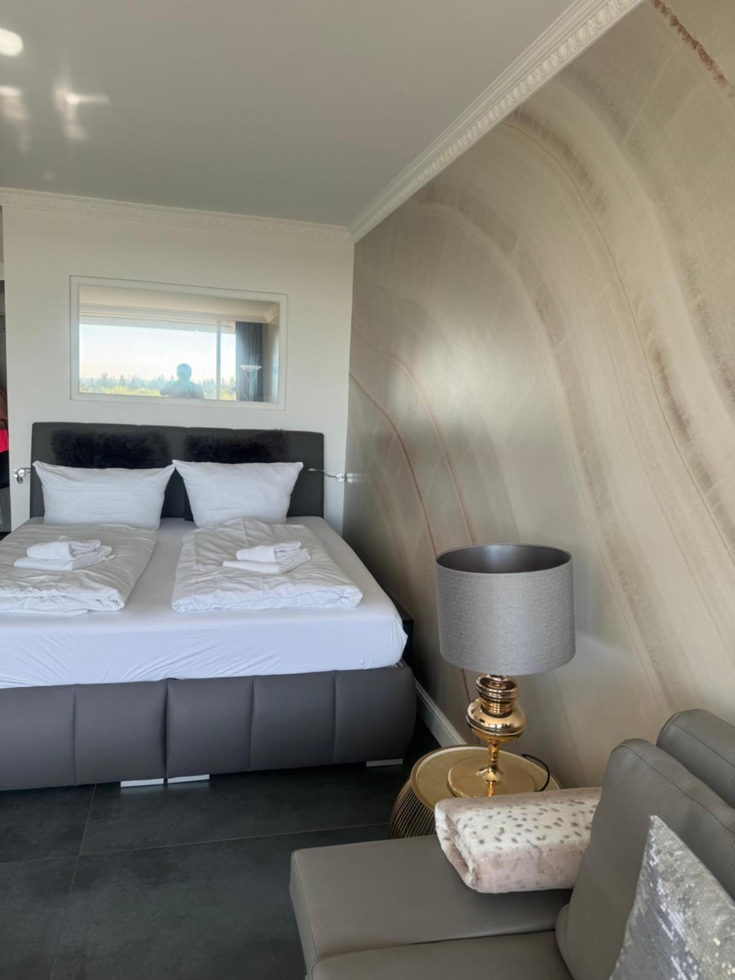 Tiffanys Ferienapartments In Der Privatresidenz Des Plaza Premium Hotel Timmendorfer Strand Esterno foto
